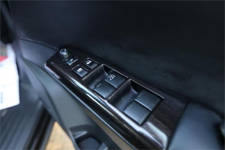  2012 Nissan Elgrand [015532]