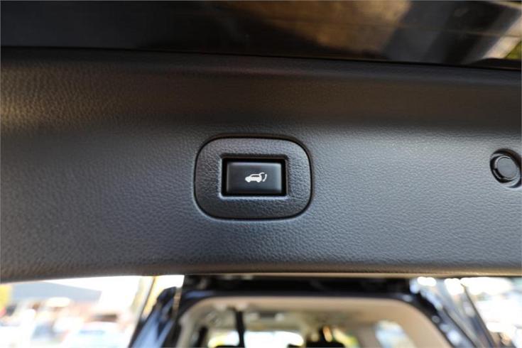  2012 Nissan Elgrand [015532]