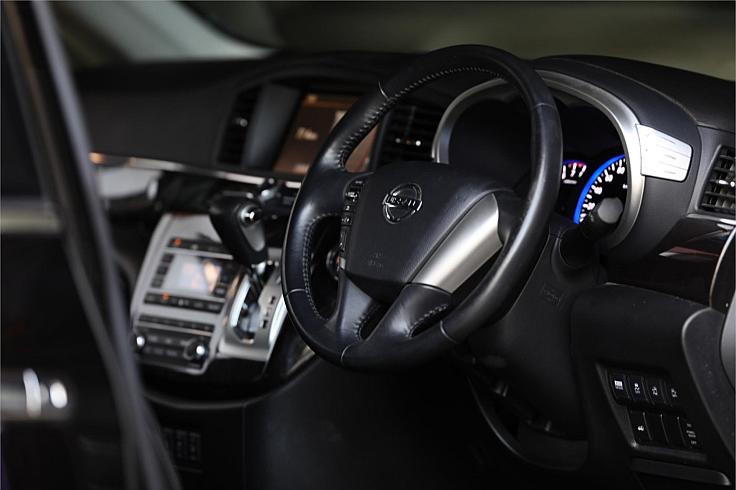  2010 Nissan Elgrand [000271]