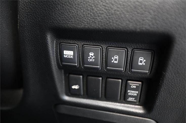  2010 Nissan Elgrand [000271]