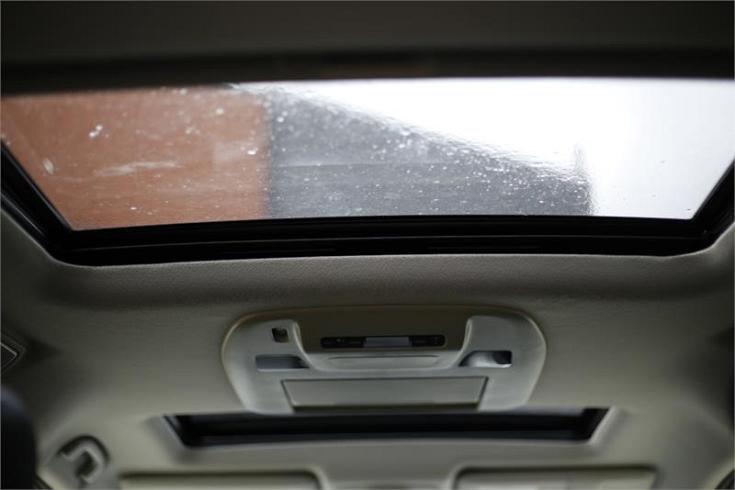  2010 Nissan Elgrand [000744]