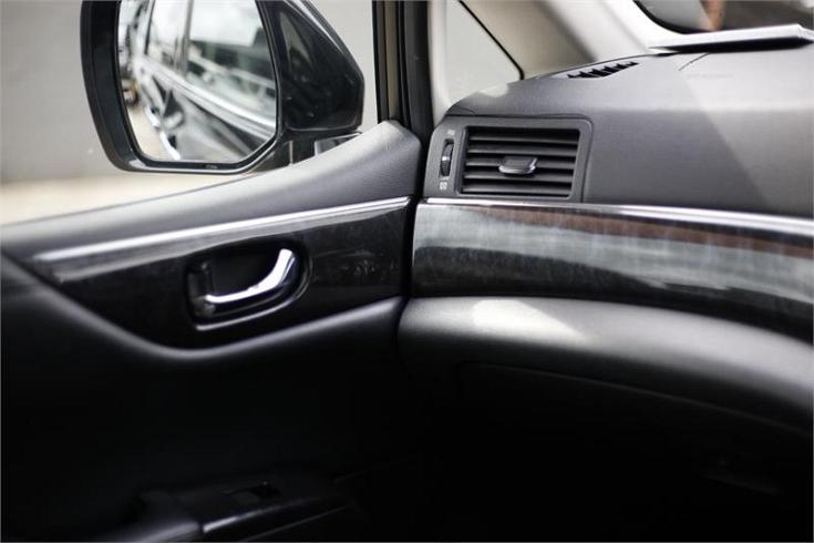  2010 Nissan Elgrand [000744]