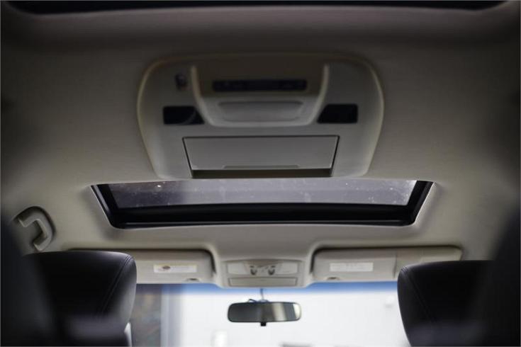  2010 Nissan Elgrand [000744]