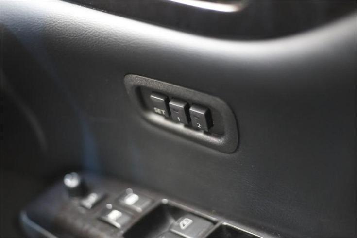  2010 Nissan Elgrand [000744]