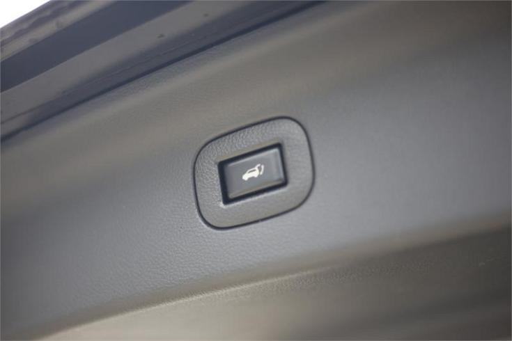  2010 Nissan Elgrand [000744]