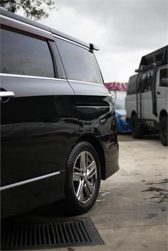  2010 Nissan Elgrand [000744]