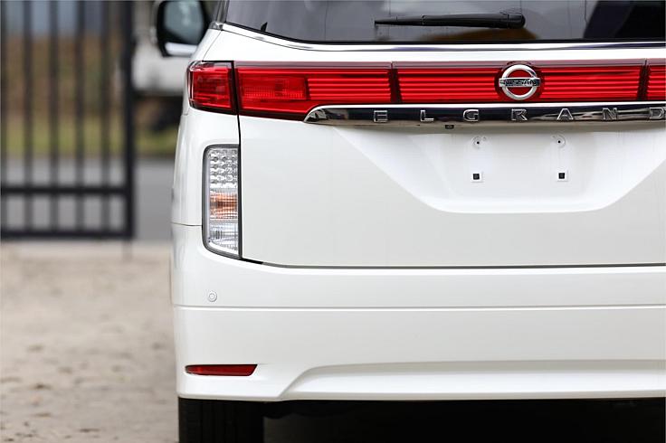  2010 Nissan Elgrand [000315]