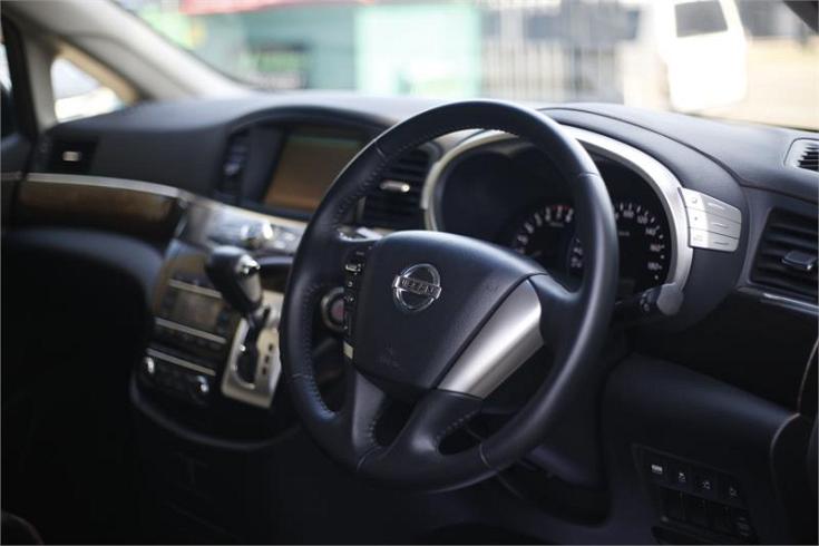  2010 Nissan Elgrand [000315]