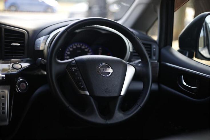  2010 Nissan Elgrand [000315]
