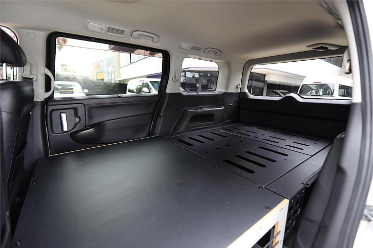  2010 Nissan Elgrand [000315]