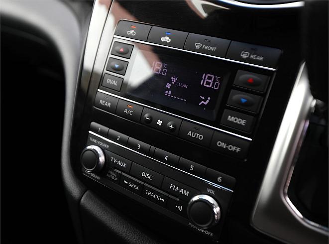  2010 Nissan Elgrand [000315]