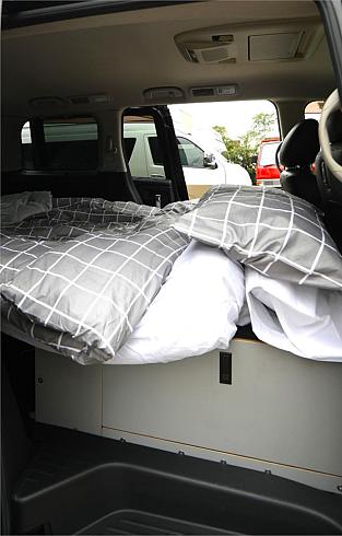  2010 Nissan Elgrand [000315]