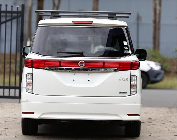  2010 Nissan Elgrand [000315]