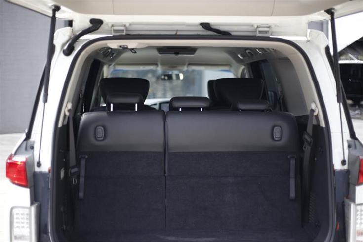 2012 Nissan Elgrand [031302]