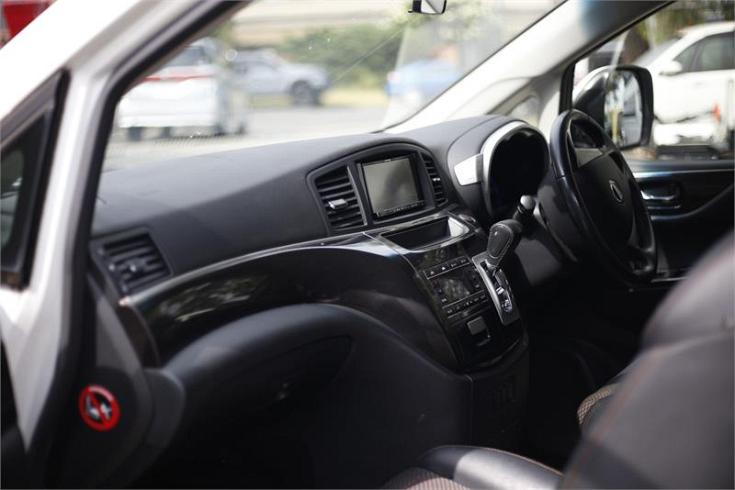  2012 Nissan Elgrand [031302]