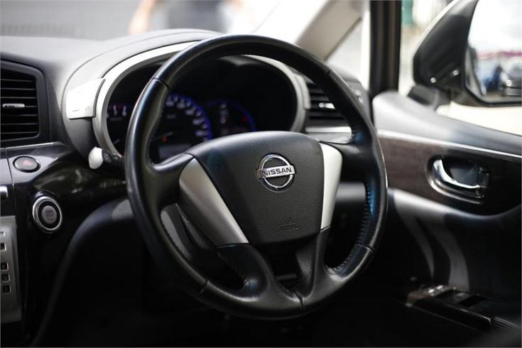  2012 Nissan Elgrand [031302]