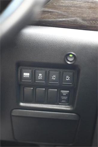 2012 Nissan Elgrand [031302]
