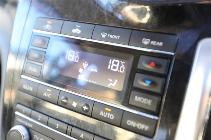  2010 Nissan Elgrand [002419]