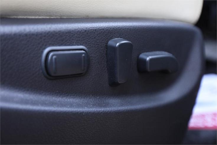  2010 Nissan Elgrand [002419]