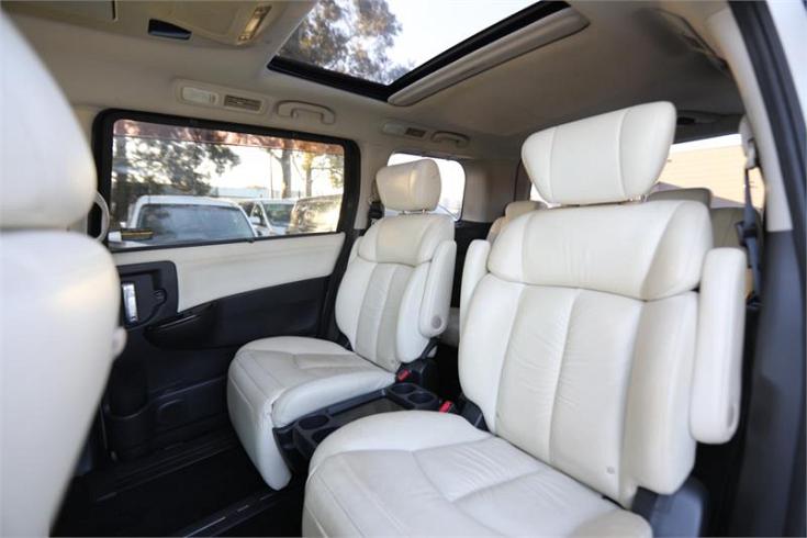  2010 Nissan Elgrand [002419]