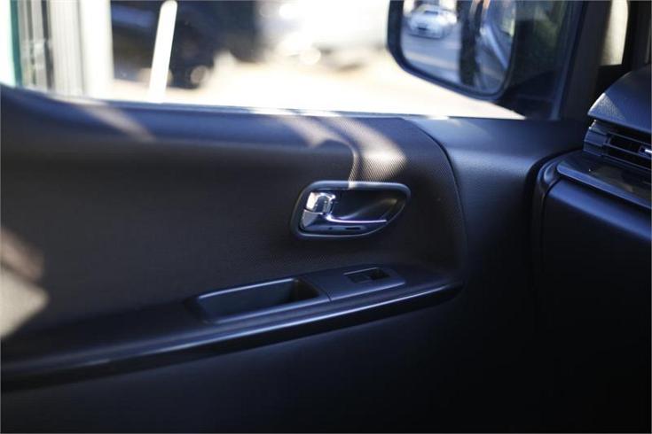  2007 Nissan Elgrand [230440]