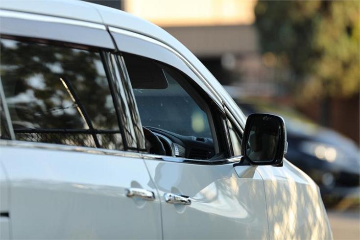  2010 Nissan Elgrand [002298]