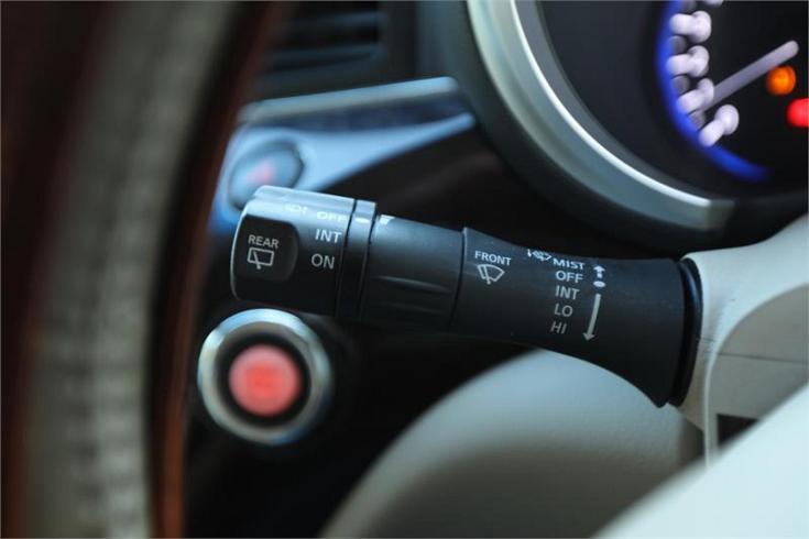  2010 Nissan Elgrand [002298]