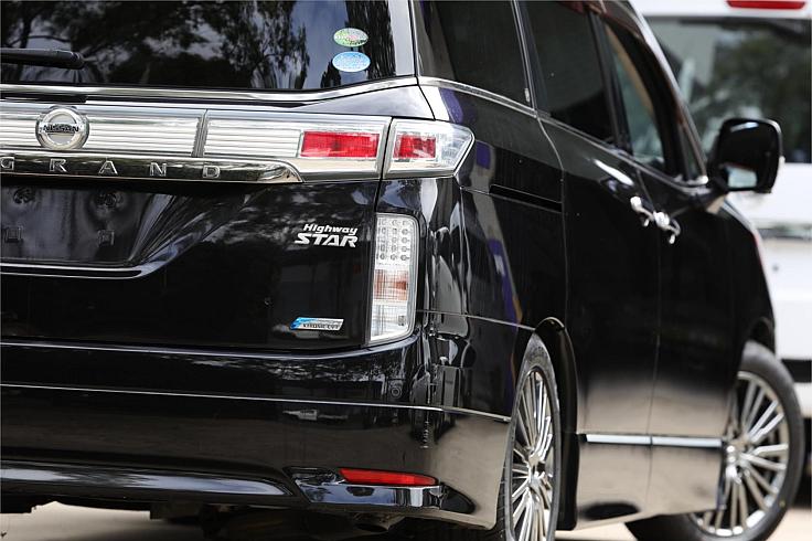  2011 Nissan Elgrand [005735]