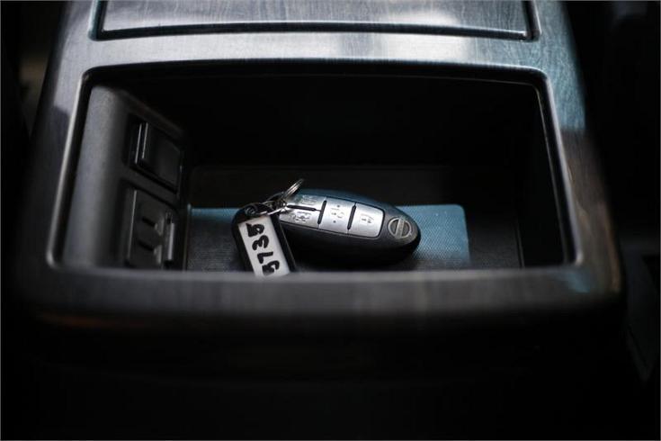  2011 Nissan Elgrand [005735]