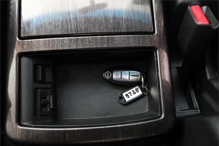  2011 Nissan Elgrand [005735]