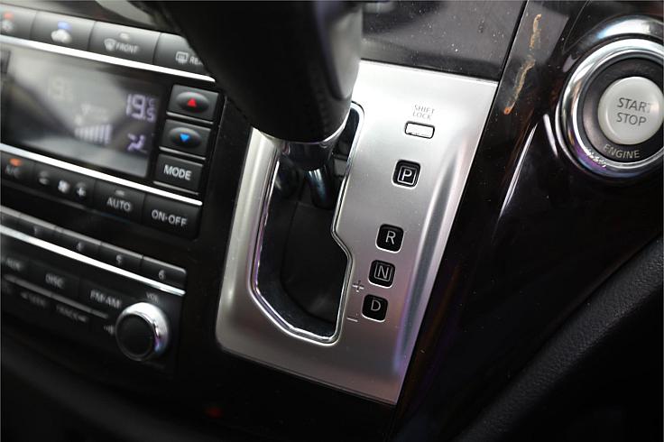  2011 Nissan Elgrand [005735]