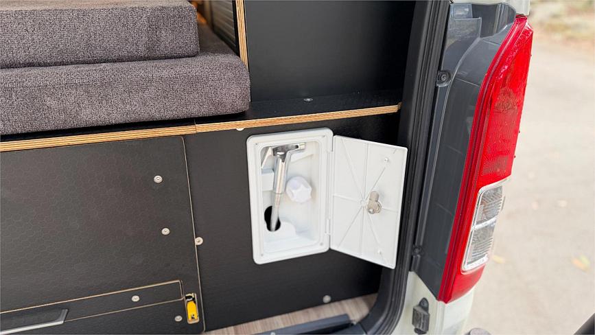 2014 Toyota Hiace Dx Highroof Welcab
