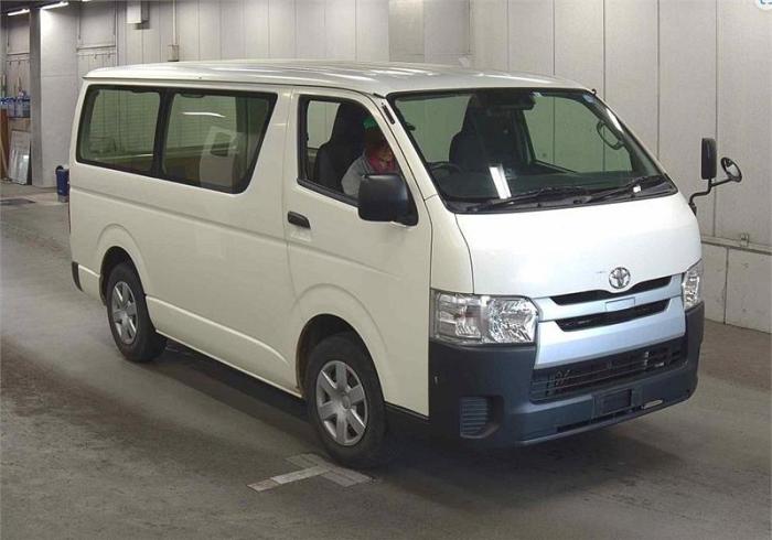  2018 Toyota Hiace [008646]