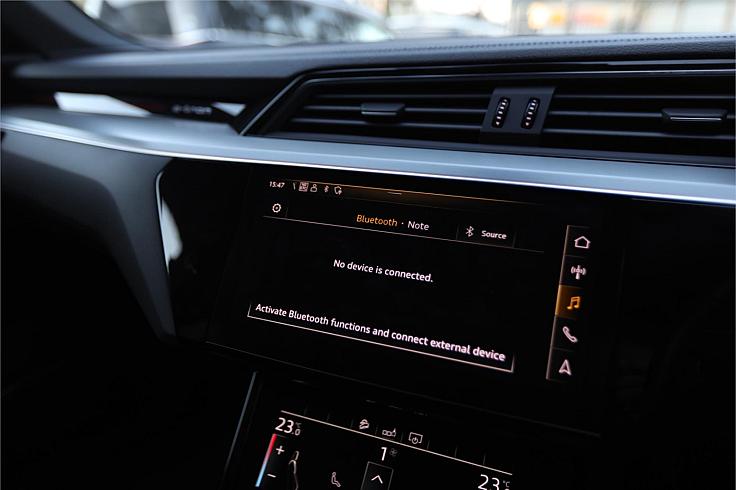  2020 Audi E-tron [033913]
