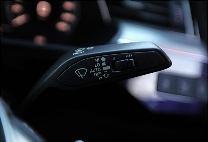  2020 Audi E-tron [033913]