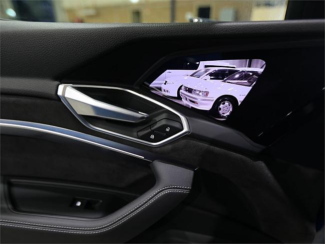  2020 Audi E-tron [033913]