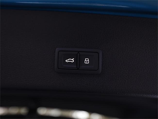  2020 Audi E-tron [033913]