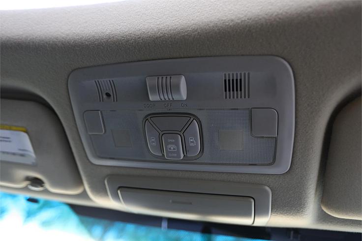  2010 Toyota Estima Aeras Welcab Side Lift-up