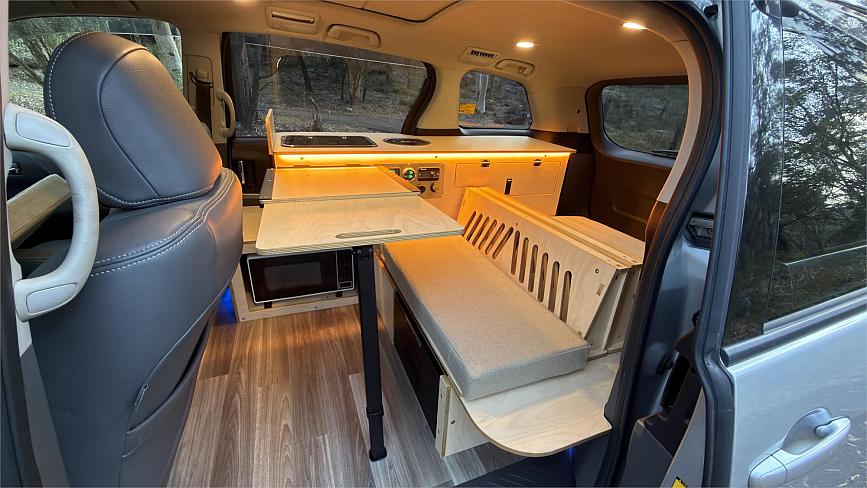  2010 Toyota Estima Aeras [0959]