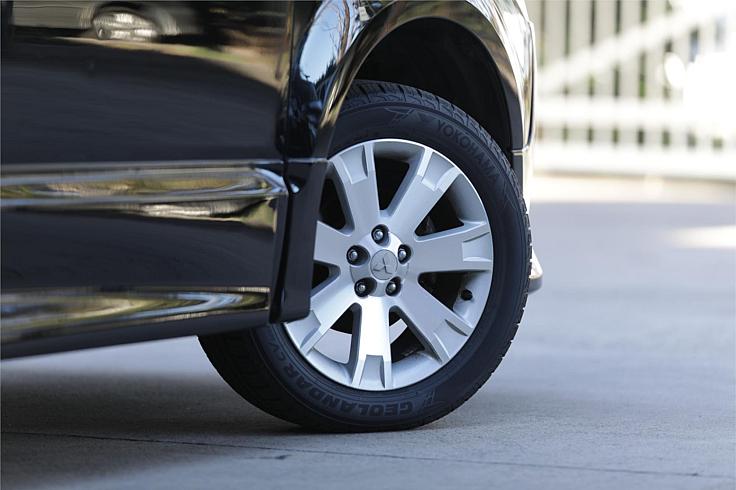 2013 Mitsubishi Delica D:5