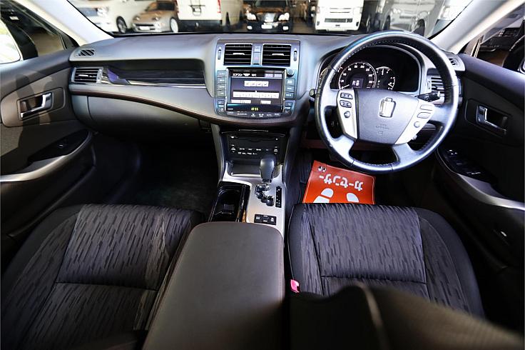 2012 Toyota Crown Athlete