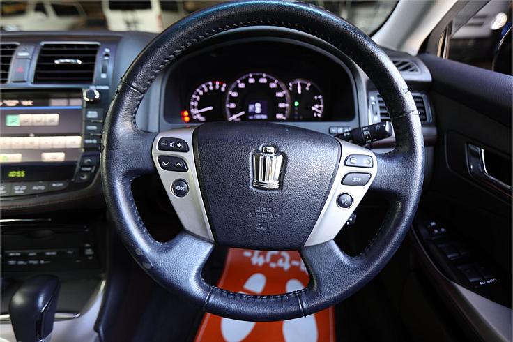 2012 Toyota Crown Athlete