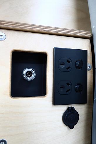  2005 Toyota Hiace Campervan (1258)