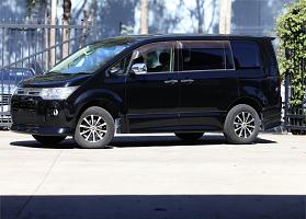  2013 Mitsubishi Delica D:5