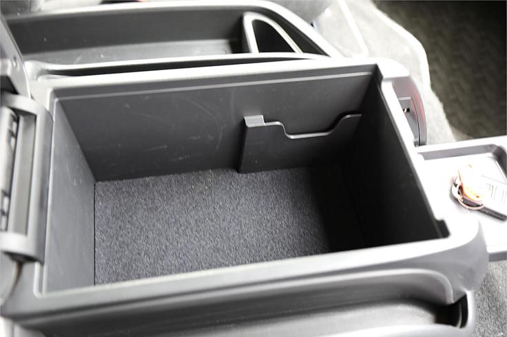  2022 Toyota Hiace Grand Cabin 4wd