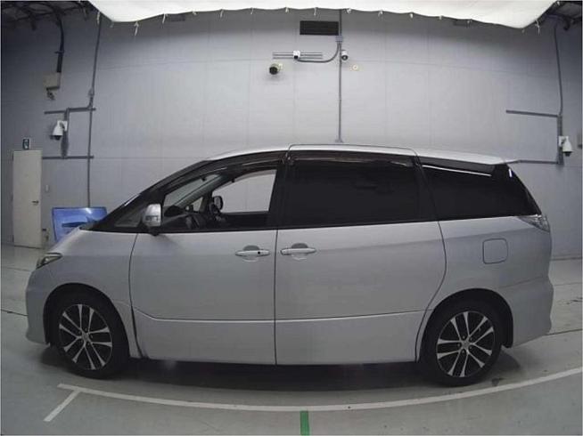  2012 Toyota Estima Aeras