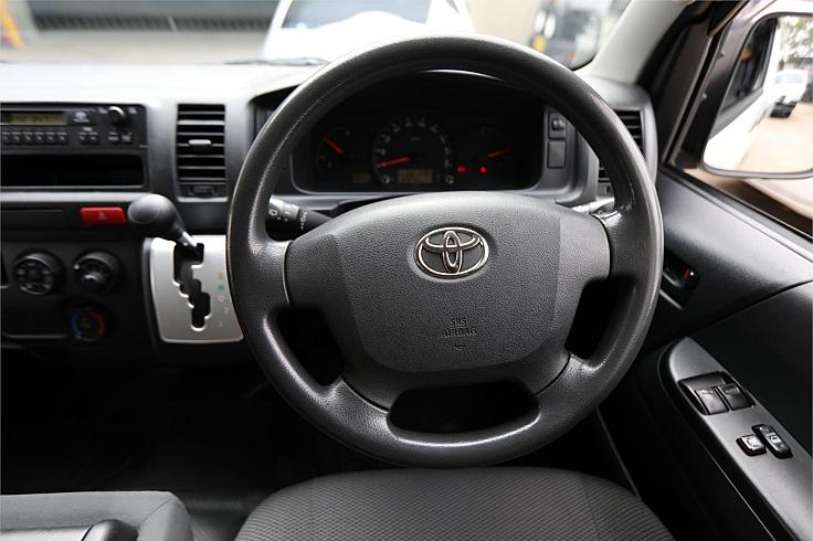  2015 Toyota Hiace Dx