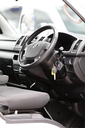  2015 Toyota Hiace Dx