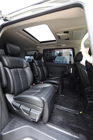  2010 Nissan Elgrand Rider