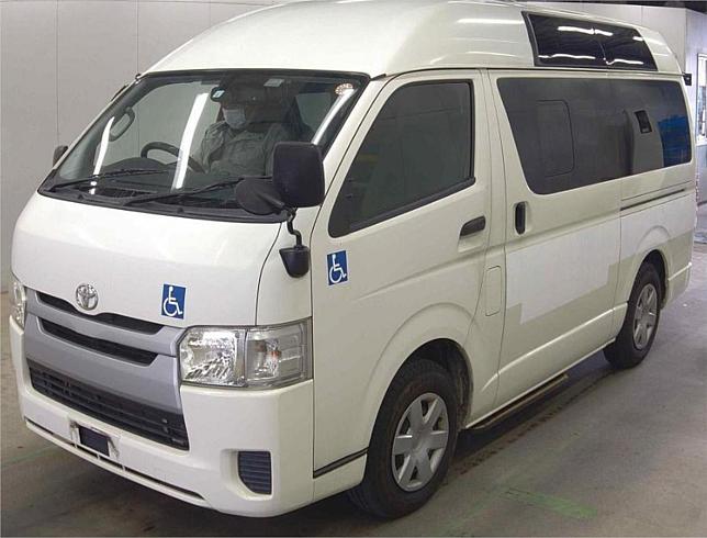  2014 Toyota Hiace Dx Welcab With Wheelchair Position